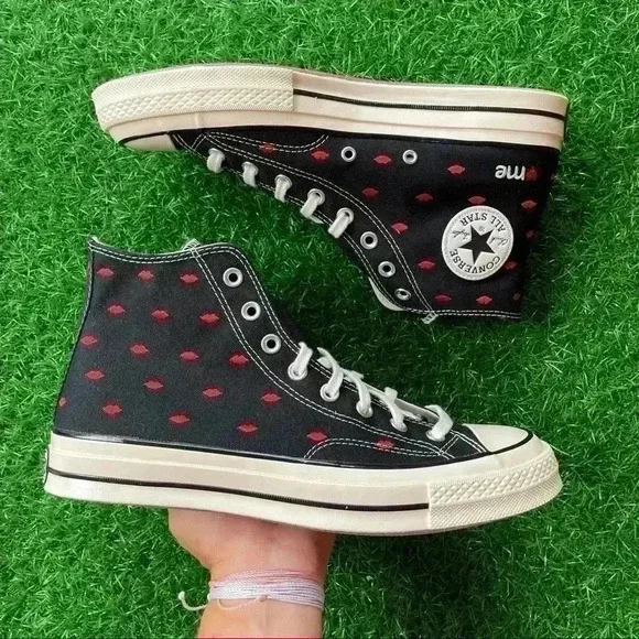 Converse All Star Chuck Taylor Chuck 70 Hi Embroidered Lips - Picture 1 of 6